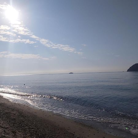 Mae Albenga Suites Exteriör bild