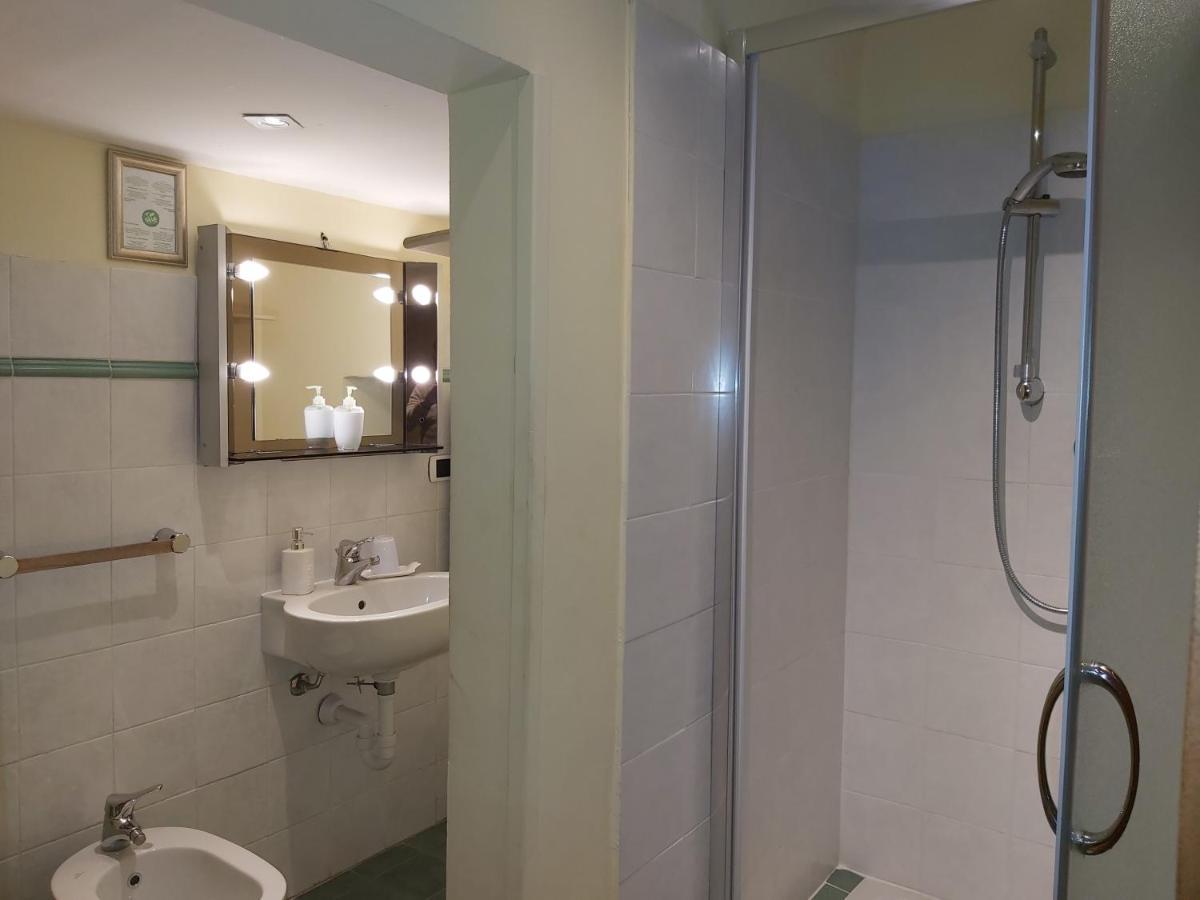 Mae Albenga Suites Exteriör bild