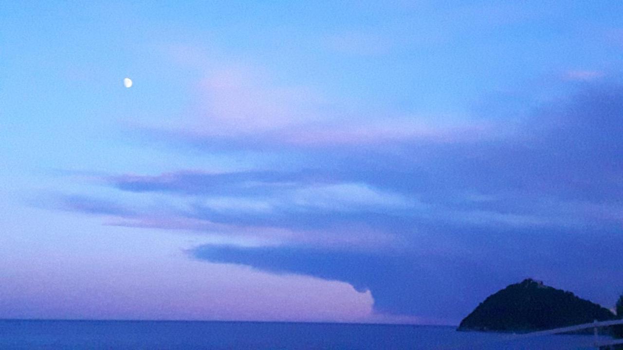 Mae Albenga Suites Exteriör bild