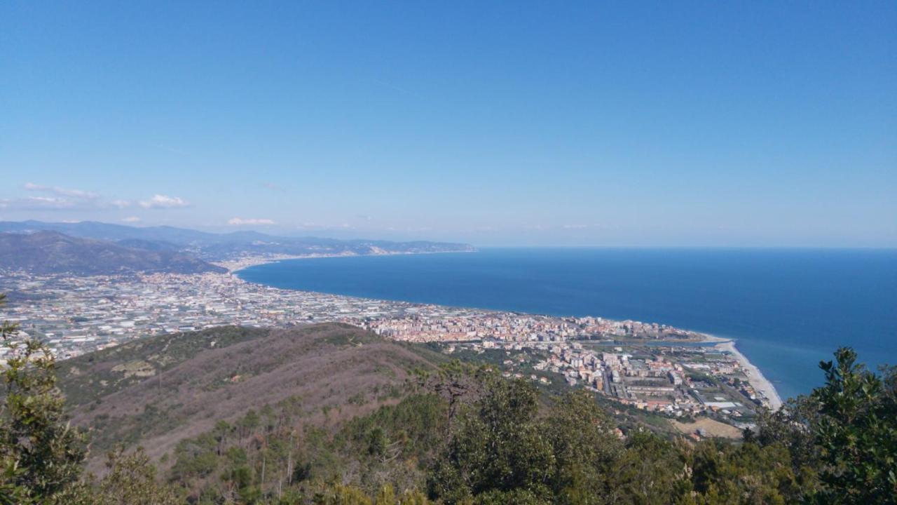 Mae Albenga Suites Exteriör bild